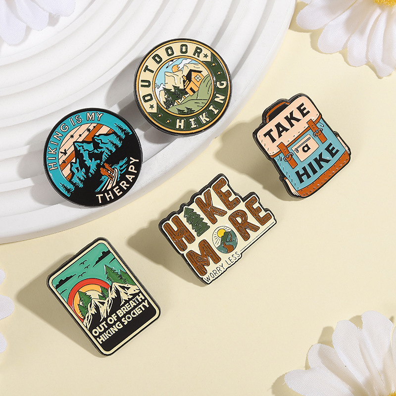 Badges in avontuurlijke stijl  - Outdoor Adventure Outfit recensie en prijs